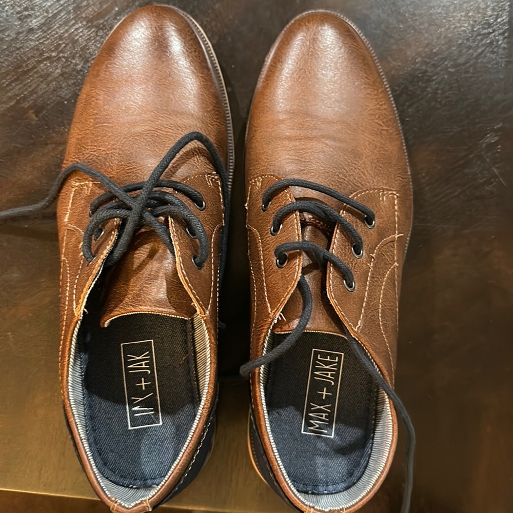 Young men’s dress shoes. Brown & navy.